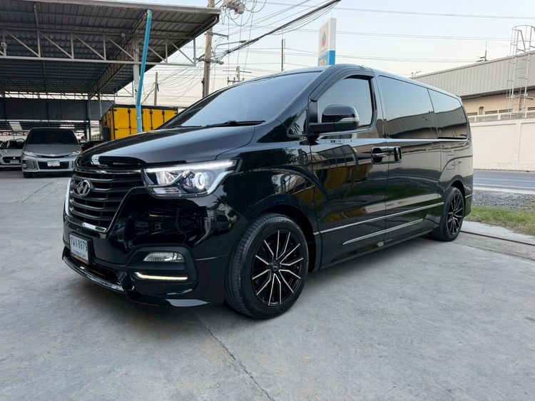 Hyundai H-1  2022 2.5 Elite Van ดีเซล ไม่ติดแก๊ส เกียร์อัตโนมัติ ดำ รูปที่ 2