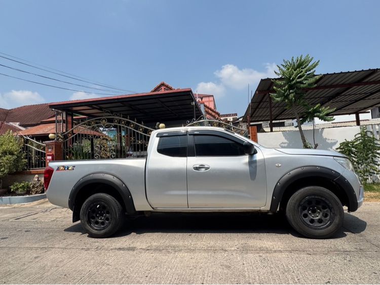 Nissan Navara 2017 2.5 SL Pickup ดีเซล ไม่ติดแก๊ส เกียร์ธรรมดา เทา รูปที่ 2