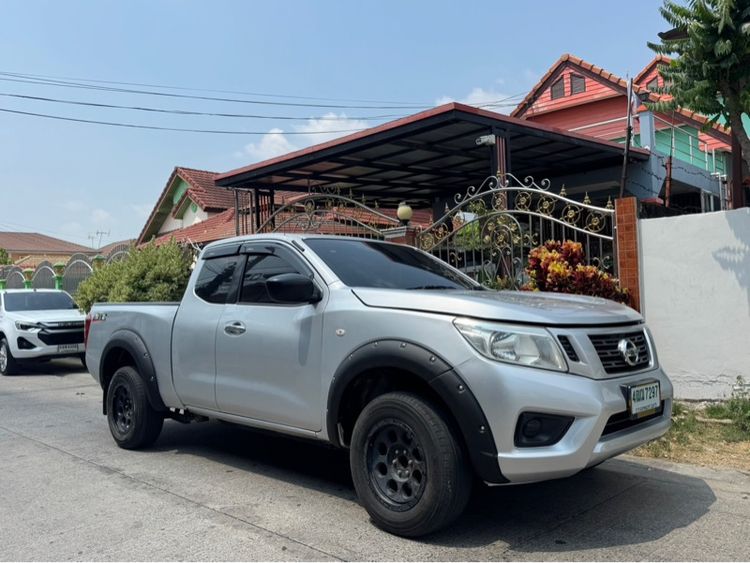 Nissan Navara 2017 2.5 SL Pickup ดีเซล ไม่ติดแก๊ส เกียร์ธรรมดา เทา