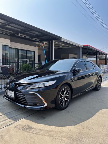 รถ Toyota Camry 2.5 HEV Premium สี ดำ