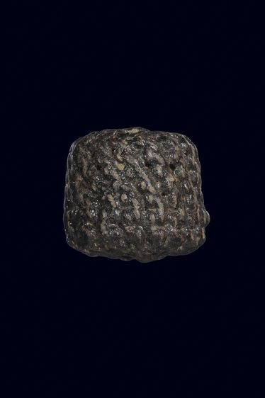 ตะกรุดลงรักหนาๆ