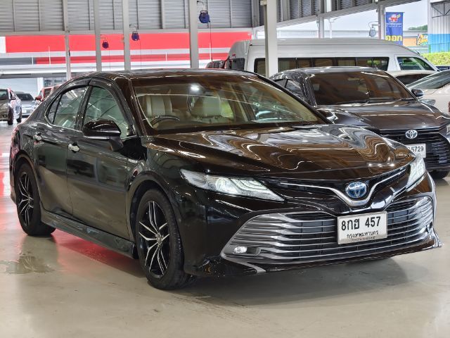 รถ Toyota Camry 2.5 HEV Premium สี ดำ