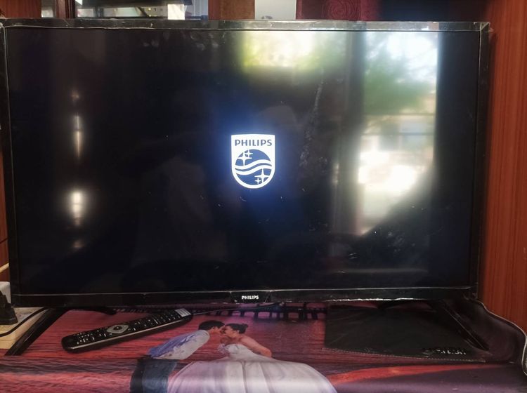 LED TV philips รุ่น 32pht4002s ดิจิตอลทีวี 32 นิ้ว ดูได้เลยไม่ต้องต่อกล่อง ภาพสวยเสียงดี รีโมทครบ เพียง 1590 บาท 