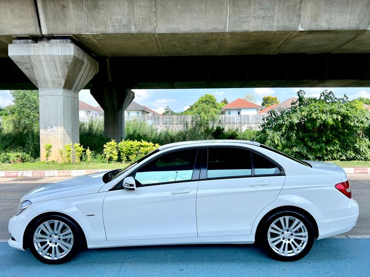 Mercedes-Benz C-Class 2013 C200 CGI Sedan เบนซิน ไม่ติดแก๊ส เกียร์อัตโนมัติ ขาว รูปที่ 3