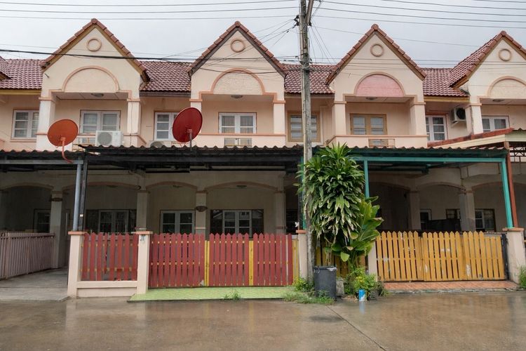 อื่นๆ มีบางส่วน 2010 ทาวน์เฮ้า2ชั้นสวย ทำเลทอง ใกล้ Central Passion ระยอง น้ำไม่ท่วม รูปที่ 2