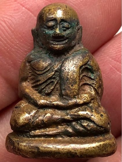 พระรูปหล่อเก่าคะ