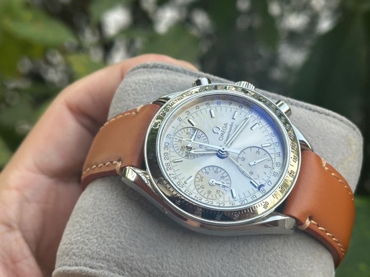 Rare OMEGA Speedmaster Triple Date Calendar Sliver Dial รูปที่ 4