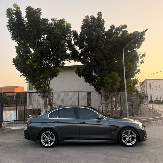 BMW Series 3 2015 320i Sedan เบนซิน ไม่ติดแก๊ส เกียร์อัตโนมัติ เทา รูปที่ 4