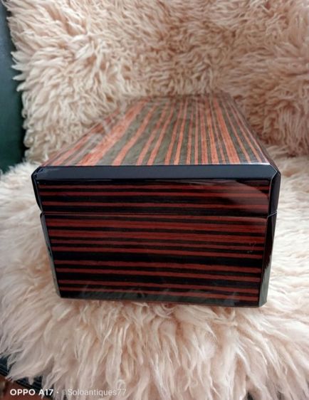 Luxury watch box for 3 watches Van't Hoff
- Real wood

 รูปที่ 4