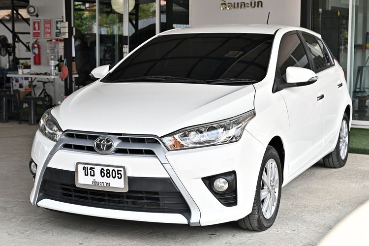 รถ Toyota Yaris 1.2 G สี ขาว