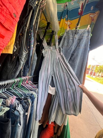 เอี๊ยมกางเกงขายาวและขาสั้น รูปที่ 4