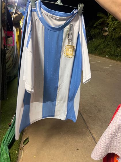 เสื้อกีฬากับกางเกง