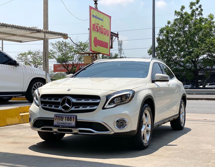 Mercedes-Benz GLA-Class 2019 GLA200 Utility-car เบนซิน ไม่ติดแก๊ส เกียร์อัตโนมัติ ขาว รูปที่ 4