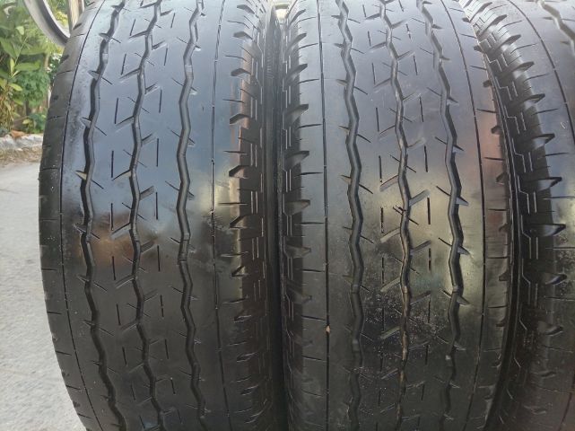 ยางบรรทุก Bridgestone 225 75 15 ปี 25 รูปที่ 2
