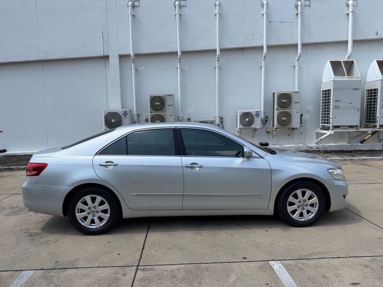 รถ Toyota Camry 2.0 G สี บรอนซ์เงิน