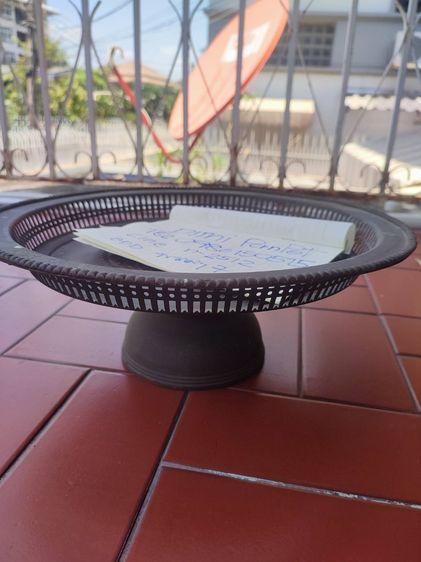 พานโตบพานทองเหลืองเก่า ลายดอกไม้ ขนาดกว้าง 15นิ้ว  ราคา 1500. รูปที่ 10