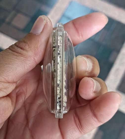 พระสมเด็จกรอบพลาสติก 1 องค์ รูปที่ 3