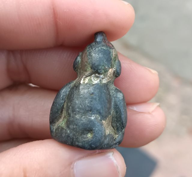 พระนั่งเก่า 1 องค์ (เป็นเนื้อโลหะ) รูปที่ 2