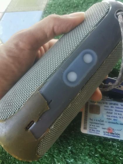 JBL flip5 เครื่องเปิดติด แบตเก็บไฟ เอาไปทำอะใหล่หรือจะซ่อมใช้  มุมขอบมีรอยแตก​ เสียงดีลมไม่รั่ว​  รูปที่ 5