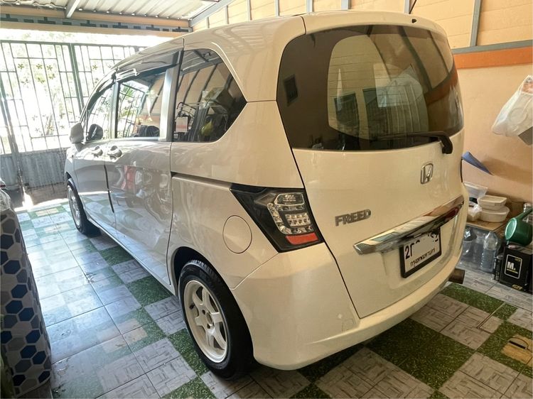 Honda Freed 2013 1.5 SE Utility-car เบนซิน LPG เกียร์อัตโนมัติ ขาว