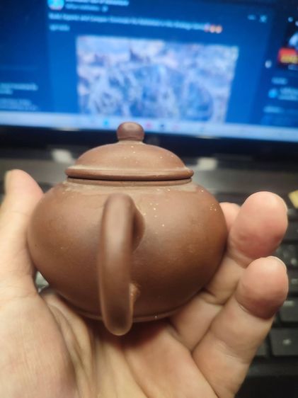 ปั้นชาเก่า หรือ กาน้ำชาสาธารณรัฐ  สภาพสวยไม่แตกไม่ร้าว - ไม่รั่ว ใต้ฝาใต้กา มีโค๊ต บรรยายด้วยภาพ รูปที่ 8