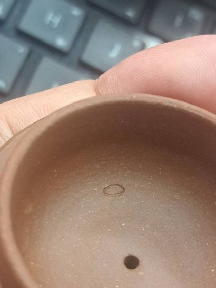 ปั้นชาเก่า หรือ กาน้ำชาสาธารณรัฐ  สภาพสวยไม่แตกไม่ร้าว - ไม่รั่ว ใต้ฝาใต้กา มีโค๊ต บรรยายด้วยภาพ รูปที่ 6