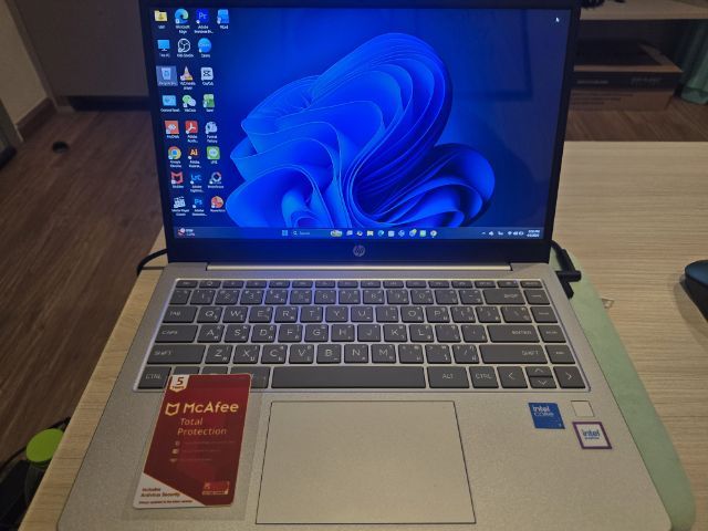 HP Laptop 14-ep1042TU (Silver) 