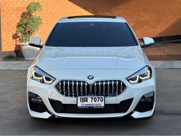 รถ BMW Series 2 220i สี ขาว