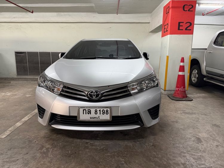รถ Toyota Altis 1.6 G สี บรอนซ์เงิน