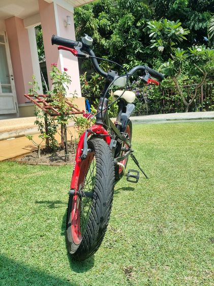 รถจักรยานมือสองคุณภาพดีสวย สำหรับเด็กเล็กมีล้อเล็กเสริมที่ล้อหลัง พอโตหน่อยถอดล้อเสริมออก ใช้ได้ถึง10-11ขวบ รูปที่ 2