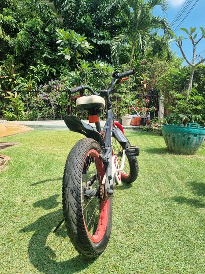 รถจักรยานมือสองคุณภาพดีสวย สำหรับเด็กเล็กมีล้อเล็กเสริมที่ล้อหลัง พอโตหน่อยถอดล้อเสริมออก ใช้ได้ถึง10-11ขวบ รูปที่ 4