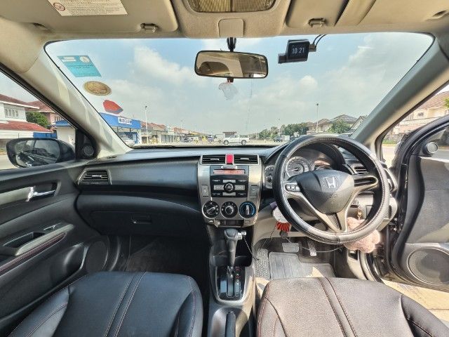 Honda City 2012 1.0 SV Sedan เบนซิน ไม่ติดแก๊ส เกียร์อัตโนมัติ ดำ รูปที่ 4