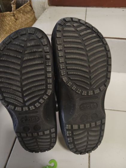 crocs แท้ สภาพสวยๆ ไม่มีตำหนิ ใช้งานไม่ถึงเดือน เบอร์m9w11 รูปที่ 5
