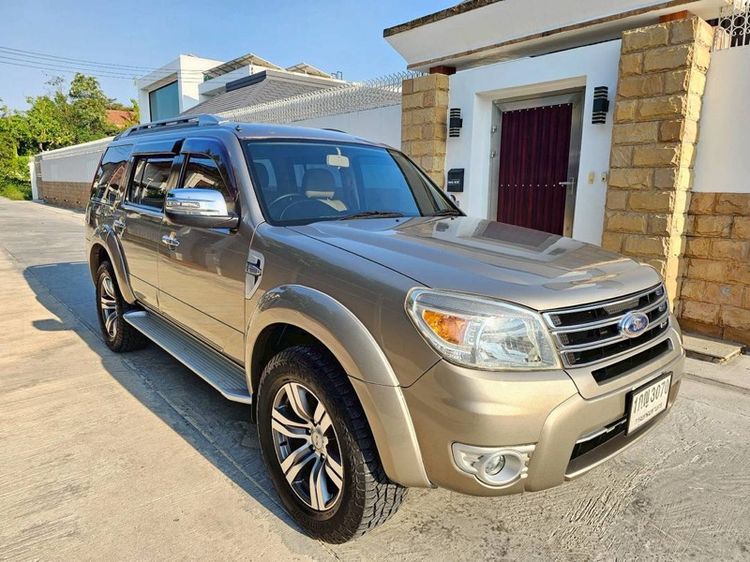 รถ Ford Everest 2.5 LTD TDCI สี บรอนซ์ทอง