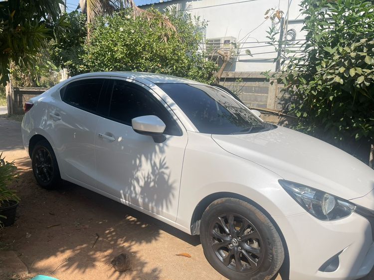 รถ Mazda Mazda 2 1.3 High สี ขาว