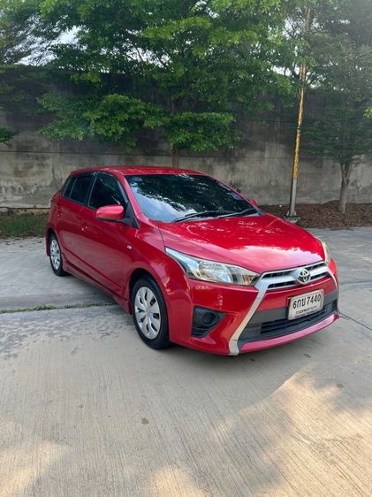 Toyota Yaris 2016 1.2 E Sedan เบนซิน ไม่ติดแก๊ส เกียร์อัตโนมัติ แดง รูปที่ 2