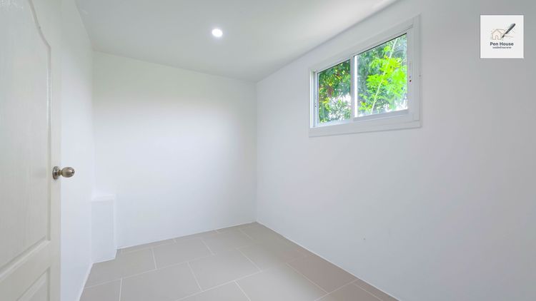 มีบางส่วน ขาย ทาวน์เฮ้าส์ 2 ชั้น 2 ห้องนอน 2 ห้องน้ำ หมู่บ้านรุ่งกิจ 4  รีโนเวทพร้อมเข้าอยู่ รูปที่ 3