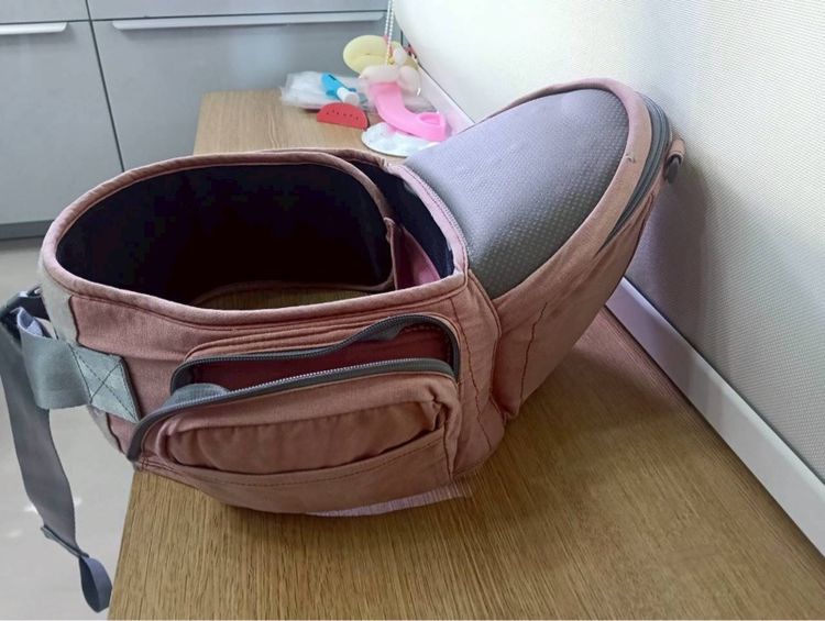 Hip seat
