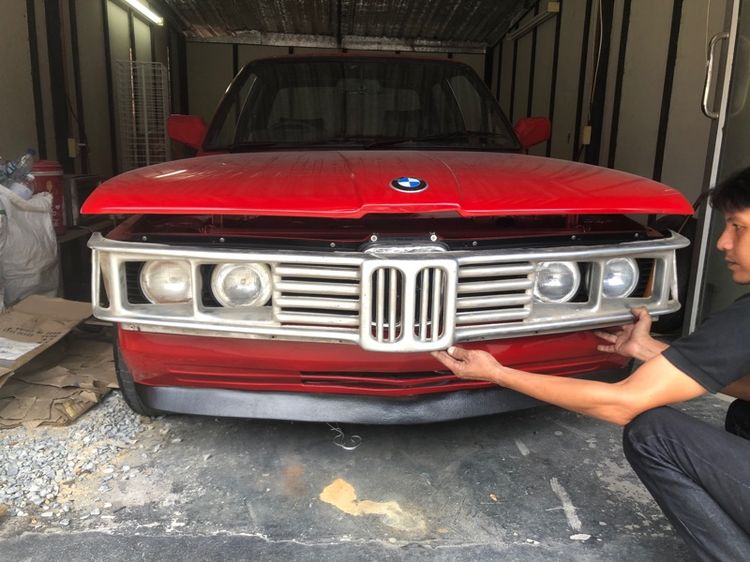 ขายกระจังไฟเหลี่ยม Bmw E21 แถมไฟ 4 ดวง