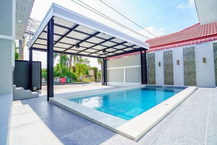 ตกแต่งครบ ขายบ้านเดี่ยวพร้อมสระว่ายน้ำ เฟอร์นิเจอร์และเครื่องใช้ไฟฟ้าครบ