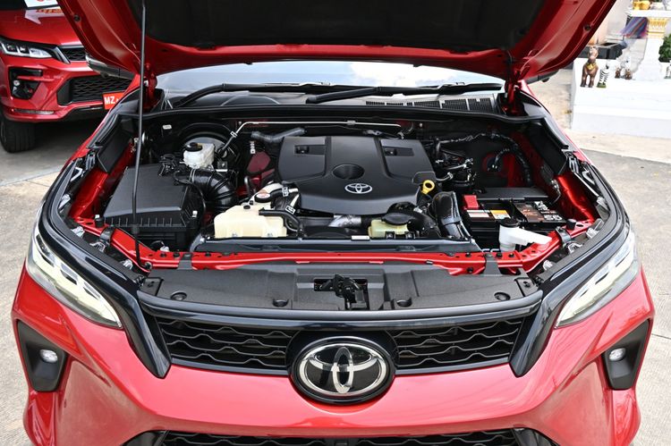 Toyota Fortuner 2022 2.8 LEGENDER 2WD AT Utility-car ดีเซล ไม่ติดแก๊ส เกียร์อัตโนมัติ แดง รูปที่ 3