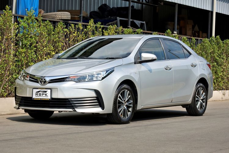 รถ Toyota Altis 1.6 G สี เทา