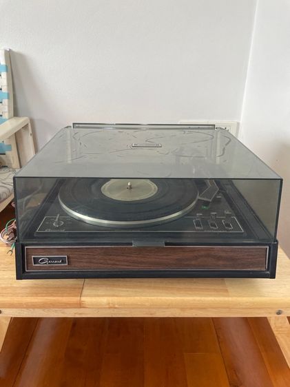 เครื่องเล่นแผ่นเสียง garrard