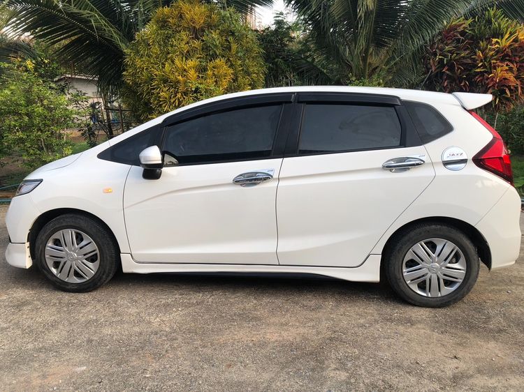 รถ Honda Jazz 1.5 S i-VTEC สี ขาว