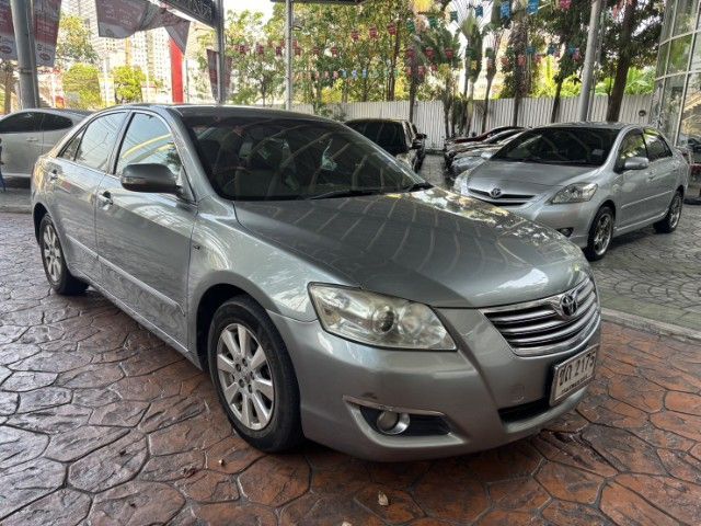 รถ Toyota Camry 2.0 G สี เทา