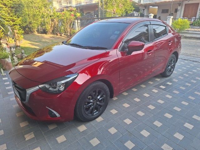 Mazda Mazda 2 2018 1.3 High Plus Sedan เบนซิน เกียร์อัตโนมัติ แดง รูปที่ 3