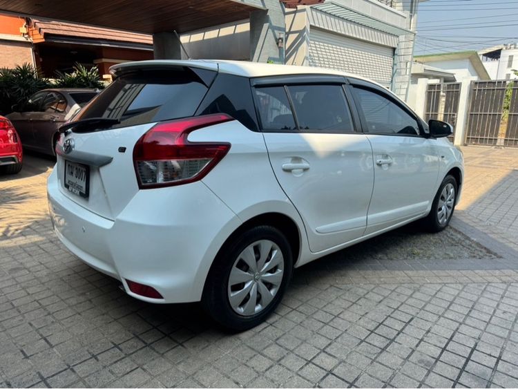Toyota Yaris 2015 1.2 E เบนซิน ไม่ติดแก๊ส เกียร์อัตโนมัติ ขาว รูปที่ 4