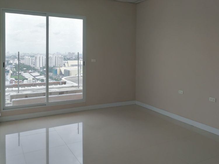 อื่นๆ ไม่อนุญาต ไม่มี สร้างเสร็จก่อน 2010 เพนเฮ้าส์ ศรีวราแมนชั่น1 ใกล้ MRT ศูนย์วัฒนธรรม รูปที่ 2