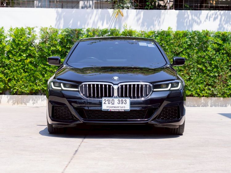 BMW Series 5 2021 520d Sedan ดีเซล ไม่ติดแก๊ส เกียร์อัตโนมัติ ดำ รูปที่ 2
