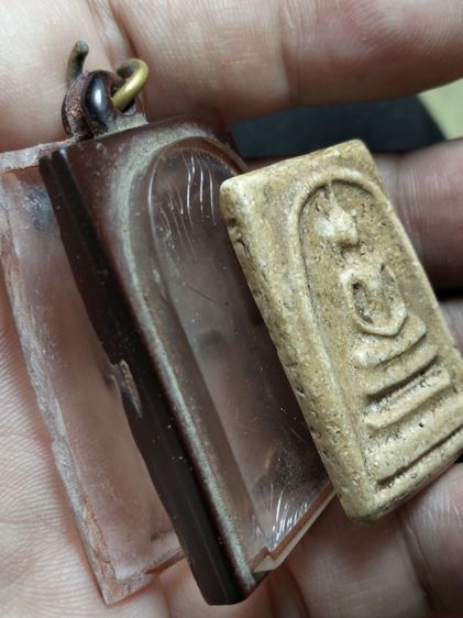 พระสมเด็จสวยแกะออกจากกรอบเก่าครับ รูปที่ 11